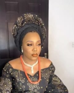 black and gold gele
